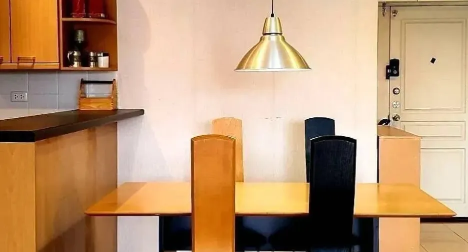 For rent 2 bedrooms condo in Khlong Toei, Bangkok