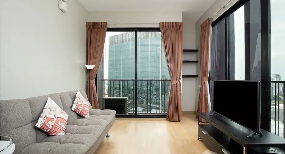 For rent 1 bed condo in Khlong Toei, Bangkok