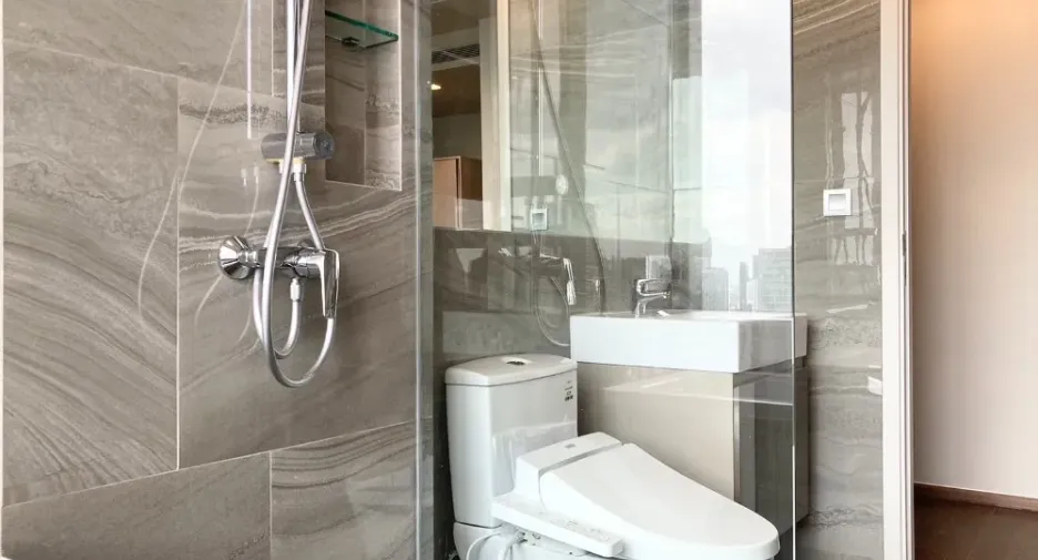 For rent 1 bed condo in Khlong Toei, Bangkok