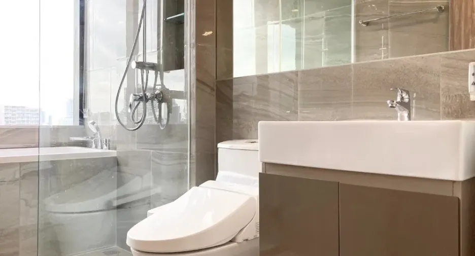 For rent 1 bed condo in Khlong Toei, Bangkok