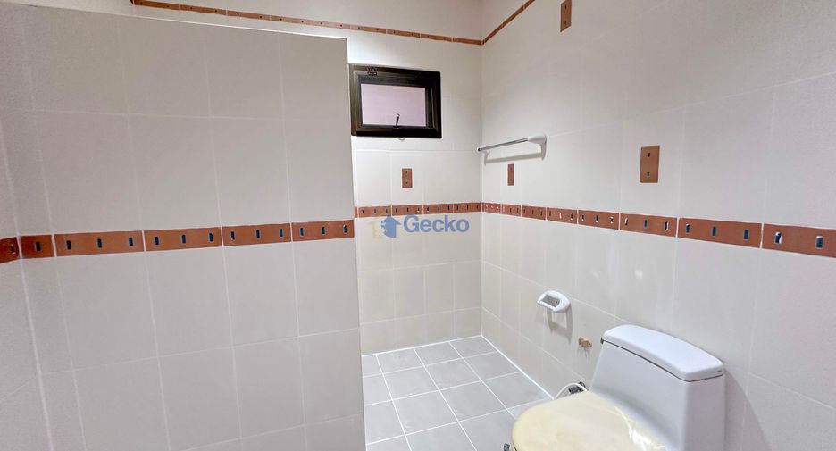 For rent and for sale 4 bedrooms house in East Pattaya, Pattaya