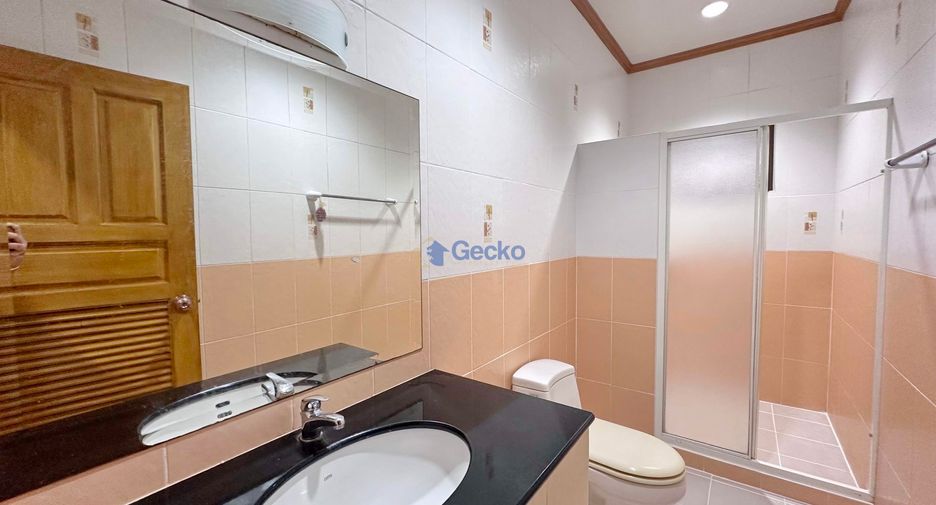 For rent and for sale 4 bedrooms house in East Pattaya, Pattaya