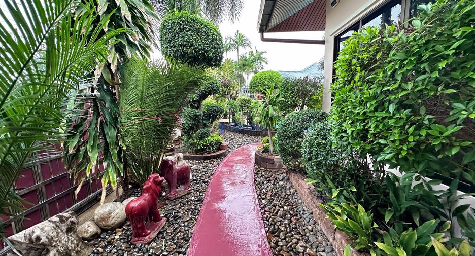 For rent and for sale 4 bedrooms house in East Pattaya, Pattaya