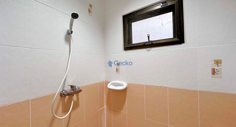 For rent and for sale 4 bedrooms house in East Pattaya, Pattaya