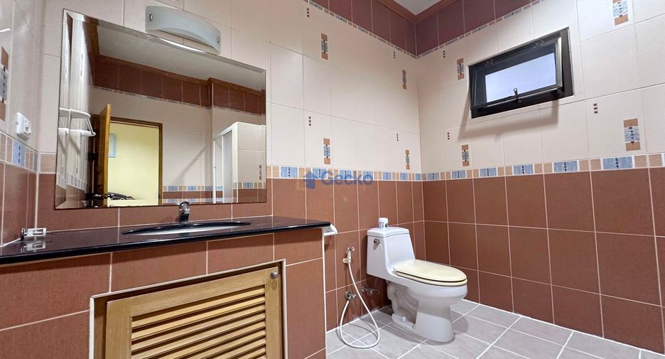 For rent and for sale 4 bedrooms house in East Pattaya, Pattaya