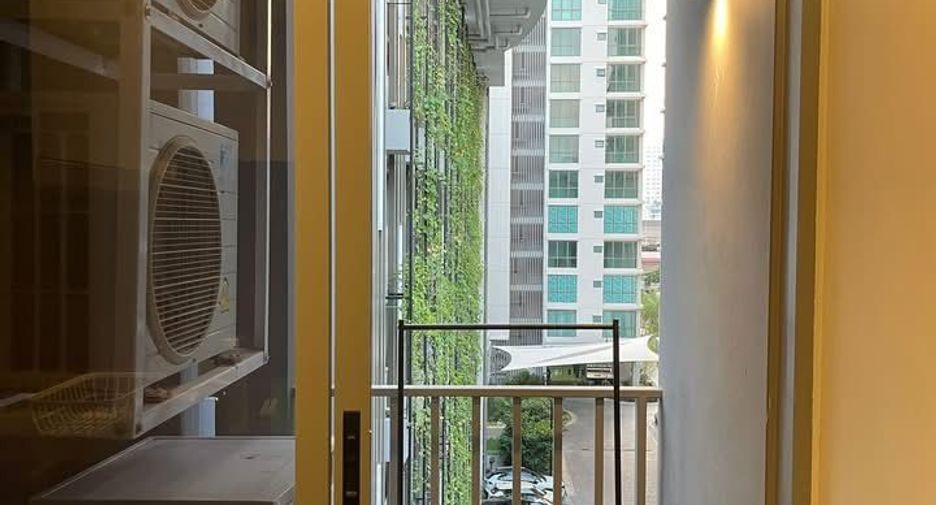 For sale 1 bed condo in Watthana, Bangkok