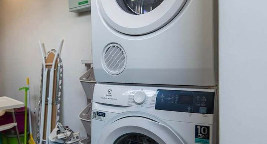 Reihenhaus zur Miete mit 5 Zimmer in Watthana, Bangkok