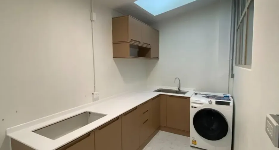 For sale 2 bedrooms house in Watthana, Bangkok