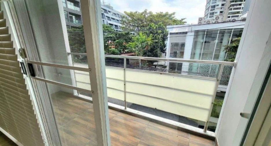 For rent 1 bed condo in Watthana, Bangkok