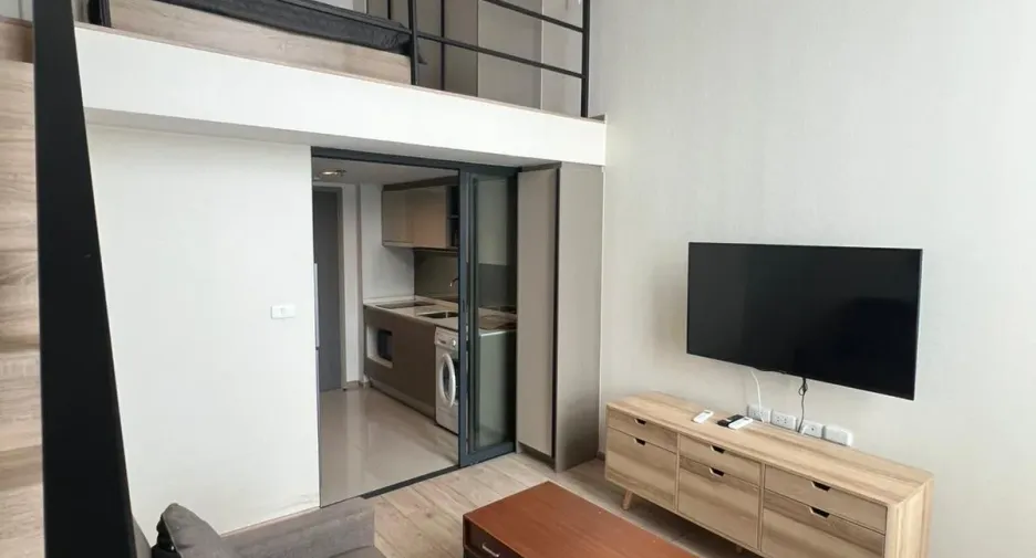 For rent 1 bed condo in Huai Khwang, Bangkok