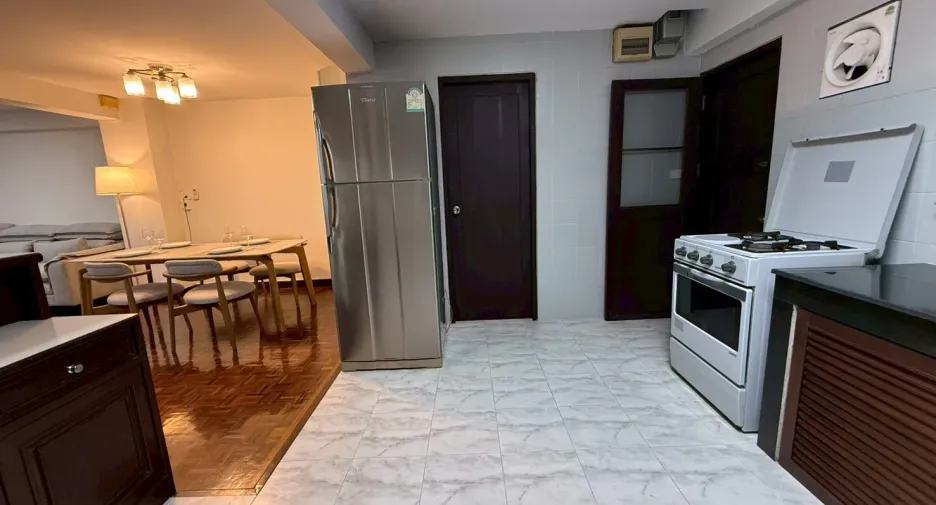 À louer 2 chambres condo à Khlong Toei, Bangkok