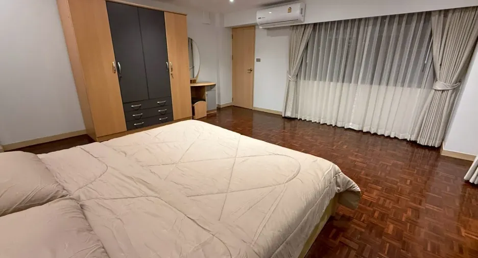 À louer 3 chambres condo à Khlong Toei, Bangkok