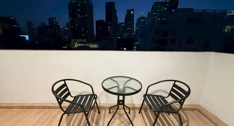 À louer 3 chambres condo à Khlong Toei, Bangkok
