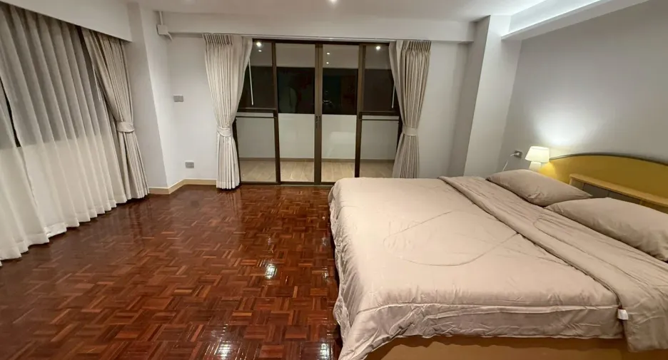 À louer 3 chambres condo à Khlong Toei, Bangkok