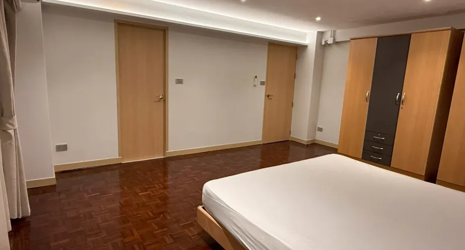 À louer 3 chambres condo à Khlong Toei, Bangkok