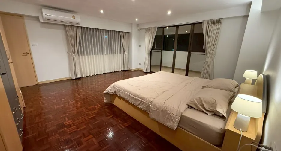À louer 3 chambres condo à Khlong Toei, Bangkok
