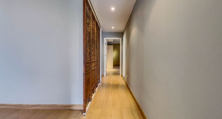 For sale 3 bedrooms condo in Sathon, Bangkok
