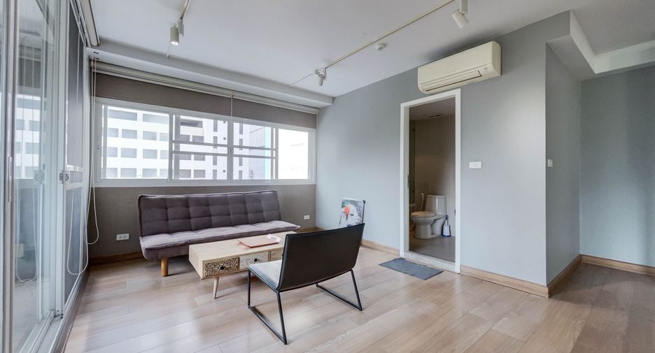 For sale 3 bedrooms condo in Sathon, Bangkok