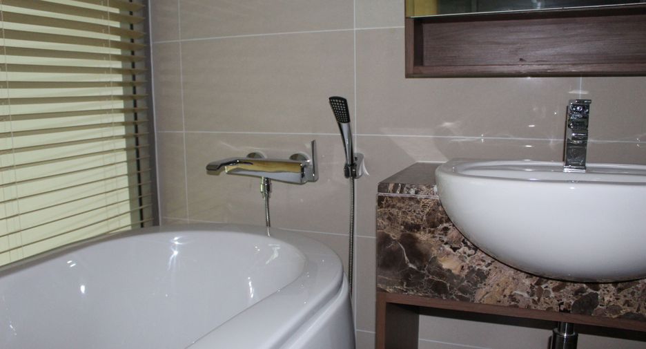 For sale and for rent studio condo in Watthana, Bangkok