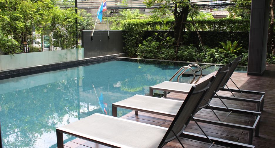 For sale and for rent studio condo in Watthana, Bangkok