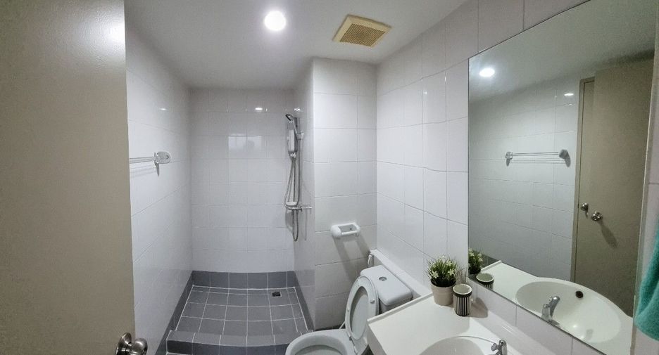 For rent 2 bedrooms condo in Rat Burana, Bangkok