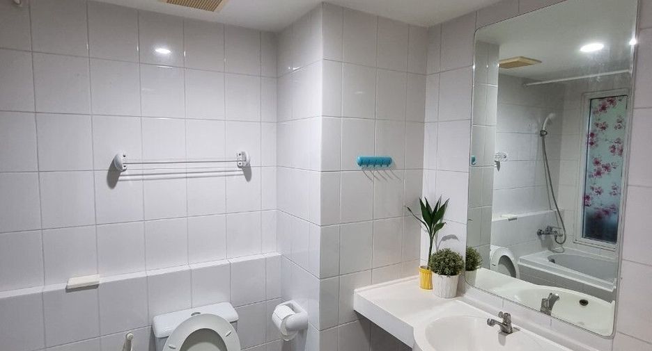 For rent 2 bedrooms condo in Rat Burana, Bangkok