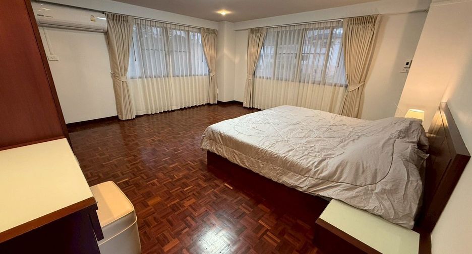 À louer 3 chambres condo à Khlong Toei, Bangkok
