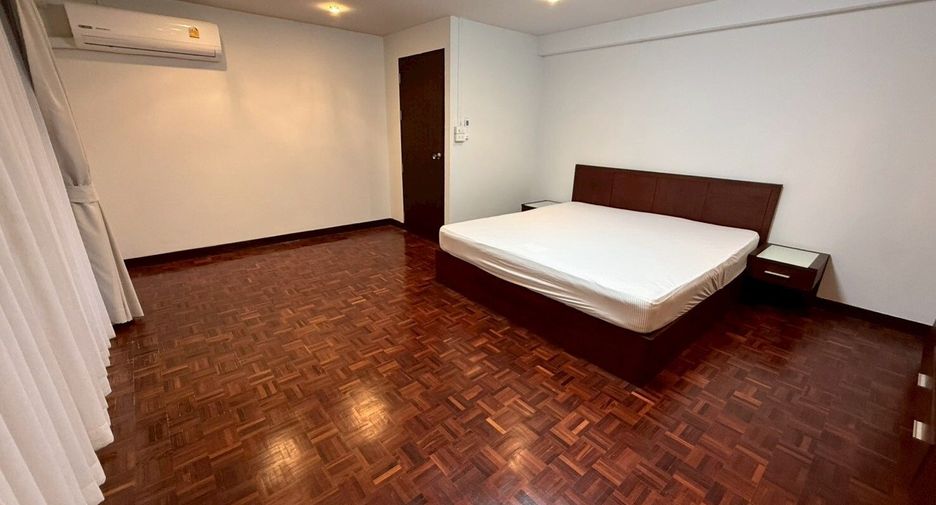À louer 3 chambres condo à Khlong Toei, Bangkok