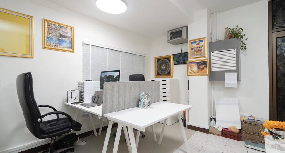Casa en venta de 3 habitaciones en Min Buri, Bangkok