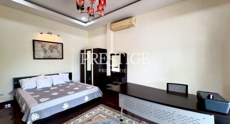 For sale 4 bedrooms house in Huay Yai, Pattaya