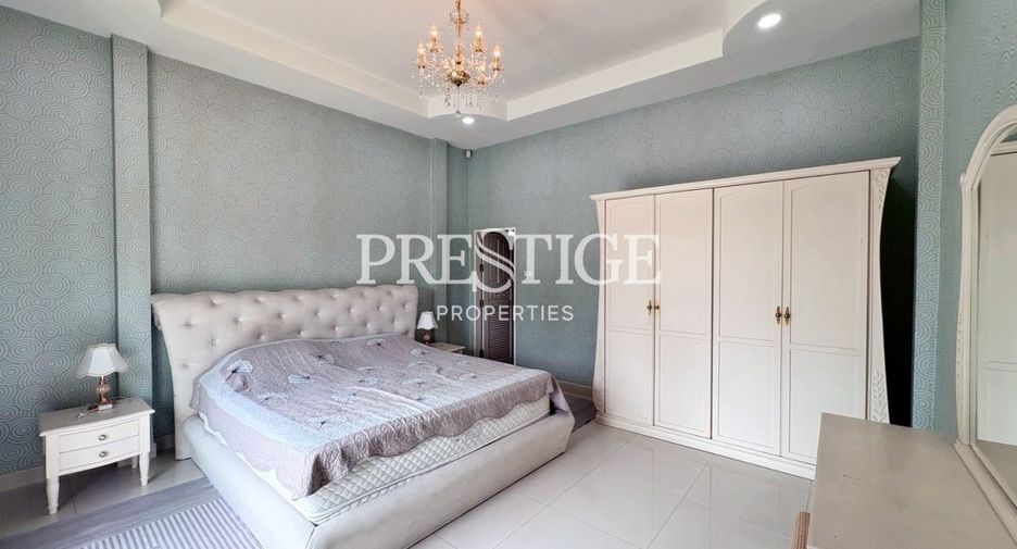 For sale 4 bedrooms house in Huay Yai, Pattaya