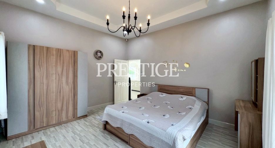 For sale 4 bedrooms house in Huay Yai, Pattaya