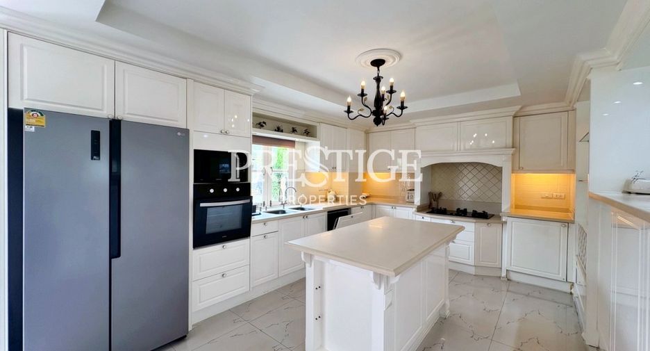 For sale 4 bedrooms house in Huay Yai, Pattaya