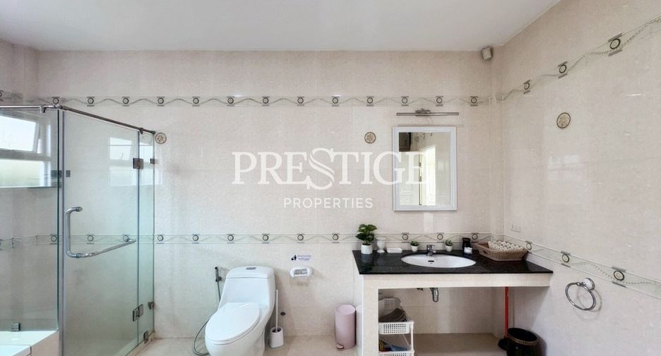 For sale 4 bedrooms house in Huay Yai, Pattaya