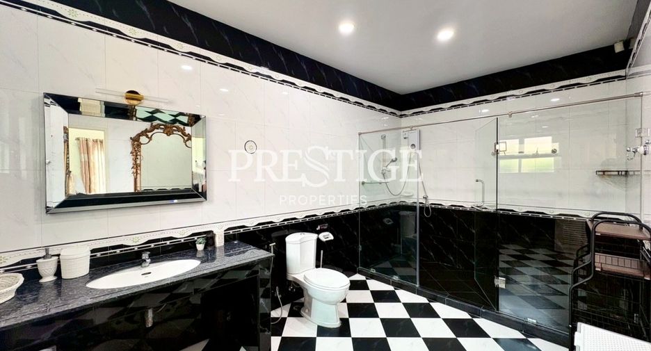 For sale 4 bedrooms house in Huay Yai, Pattaya