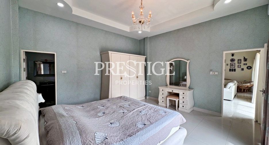 For sale 4 bedrooms house in Huay Yai, Pattaya