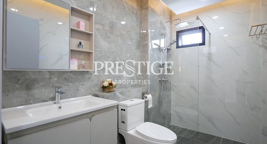 For sale 4 bedrooms house in East Pattaya, Pattaya