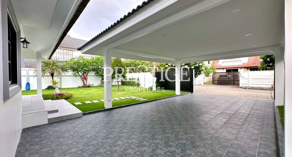 For sale 4 bedrooms house in East Pattaya, Pattaya