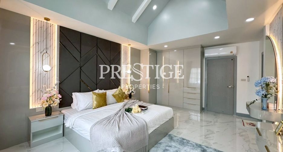 For sale 4 bedrooms house in East Pattaya, Pattaya