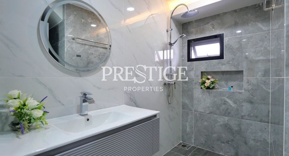 For sale 4 bedrooms house in East Pattaya, Pattaya