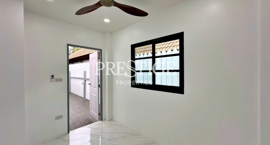 For sale 4 bedrooms house in East Pattaya, Pattaya
