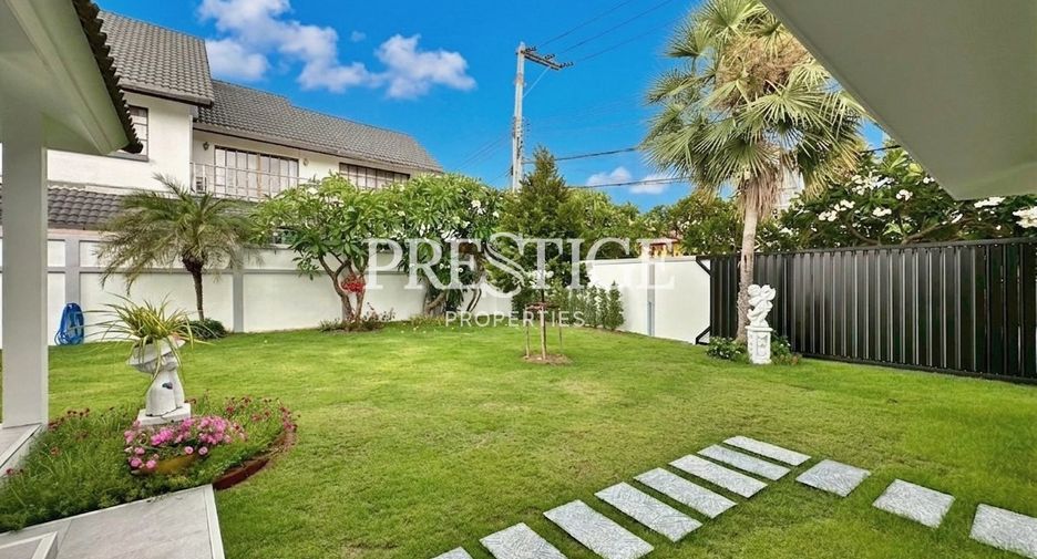 For sale 4 bedrooms house in East Pattaya, Pattaya