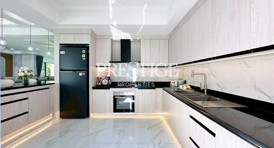 For sale 4 bedrooms house in East Pattaya, Pattaya