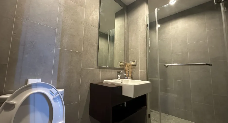 Condo en alquiler de 3 habitaciones en Watthana, Bangkok