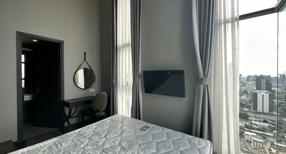 Condo en alquiler de 3 habitaciones en Watthana, Bangkok
