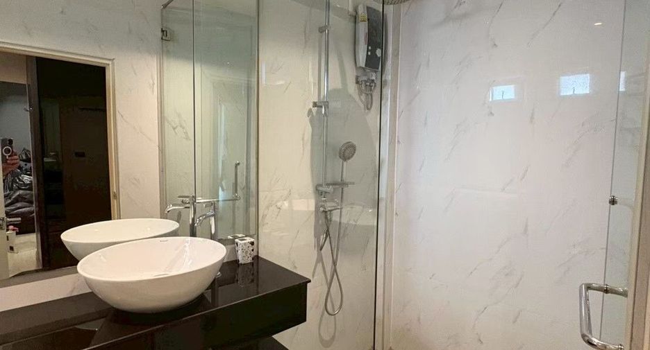 Haus zur Miete mit 3 Zimmer in Pathum Wan, Bangkok