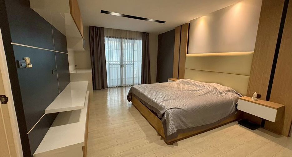 Haus zur Miete mit 3 Zimmer in Pathum Wan, Bangkok