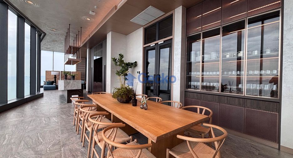 For rent 2 bedrooms condo in North Pattaya, Pattaya