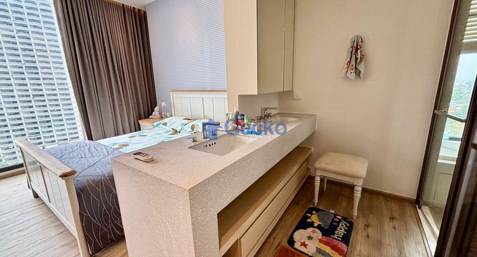 For rent 2 bedrooms condo in North Pattaya, Pattaya
