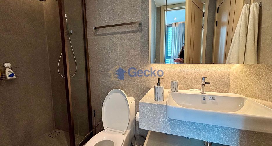 For rent 2 bedrooms condo in North Pattaya, Pattaya
